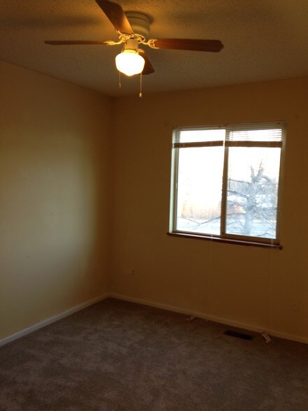 Building Photo - 2204 S Del Norte Dr