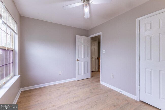 Building Photo - 20283 Glenrobin Terrace