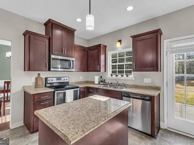 Building Photo - 732 Waterlily Ct