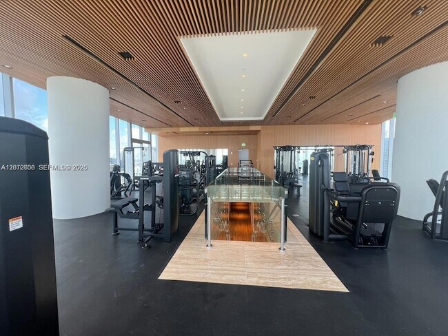 Building Photo - 300 Biscayne Blvd Way