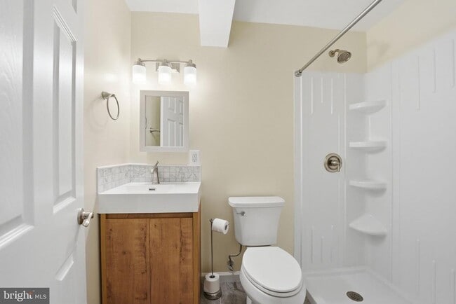 Building Photo - 4804 King Richard Dr