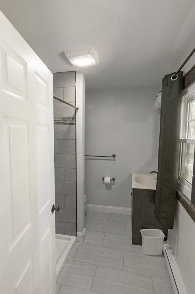 Building Photo - Two Bedroom Two Bath 112 Quarry