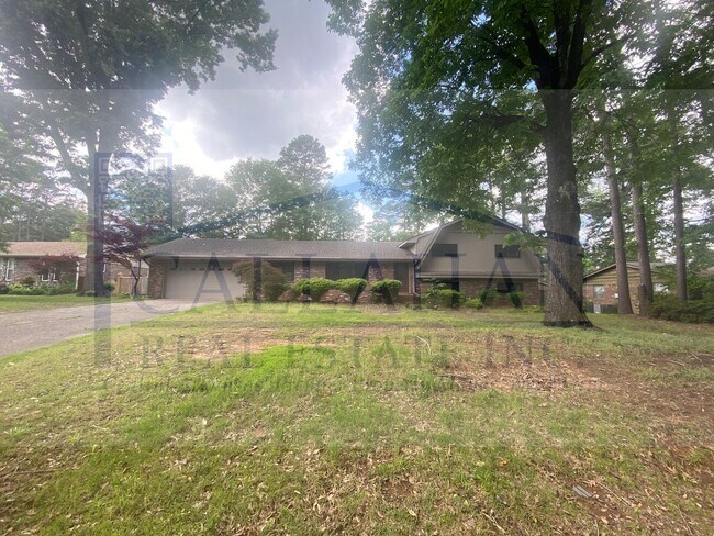 Building Photo - Jacksonville Foxwood Home