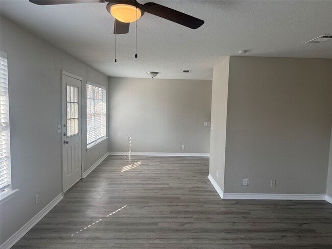 Building Photo - 140 Chuck Wagon