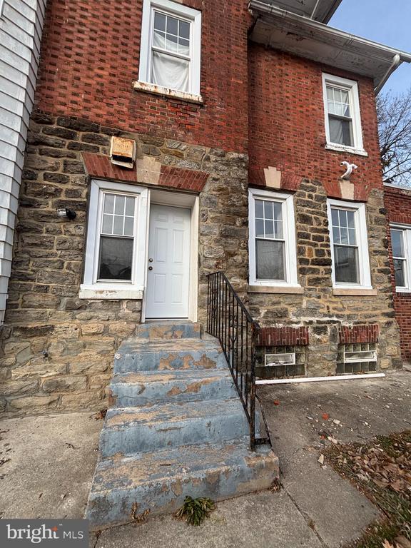 Building Photo - 2025 N 62nd St