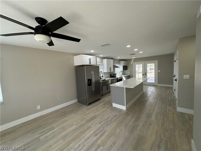 Building Photo - 9161 Seville Rd