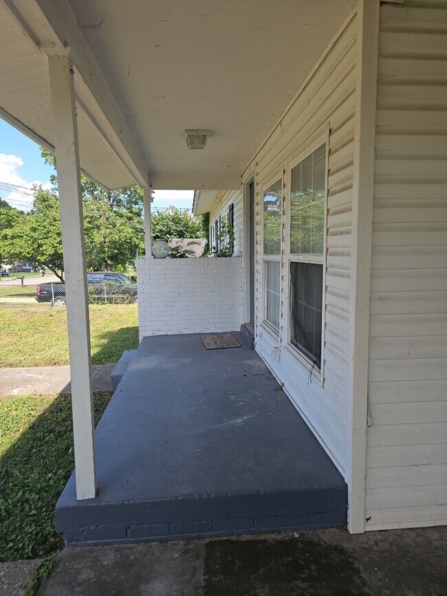 Building Photo - 2407 Medaris Rd NW