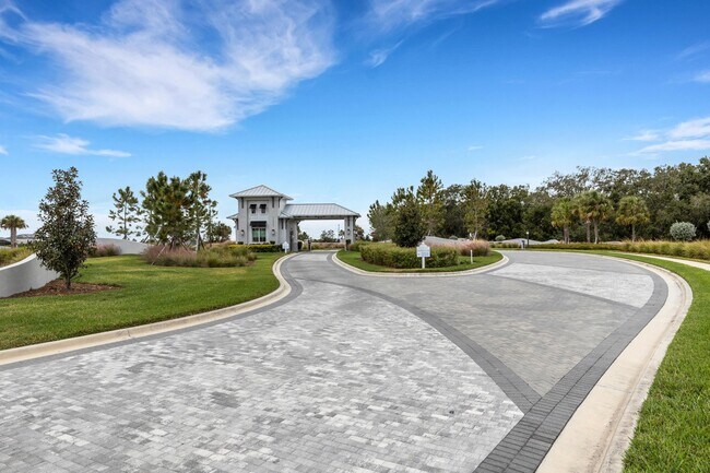 Building Photo - 16020 Sunny Day Dr