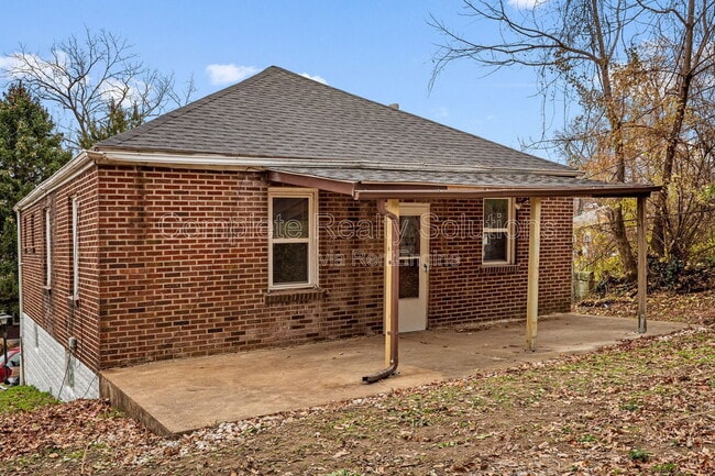 Building Photo - 5225 Fletcher St