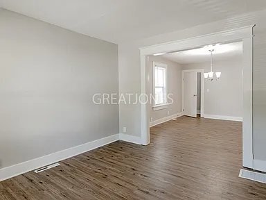 Building Photo - 1557 Lawton Ave