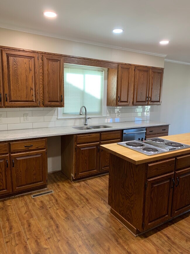 Building Photo - 132 Spyglass Dr