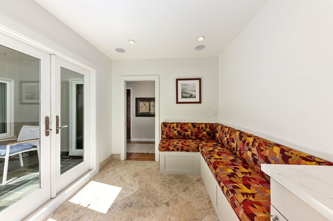 Building Photo - 2255 Beach St