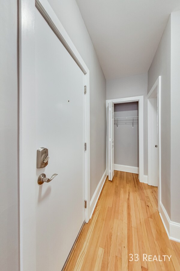 Building Photo - 942 Pleasant St