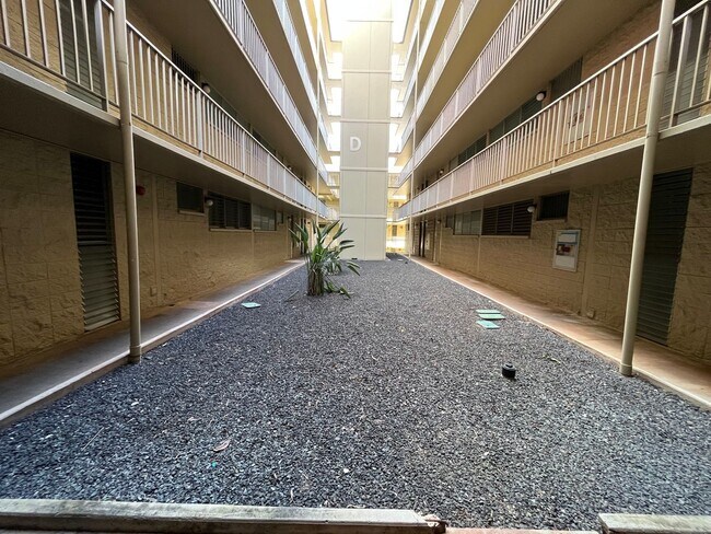 Building Photo - Valleyview Melemanu (Mililani) - 1 bedroom unit with remodeled kitchen and parking