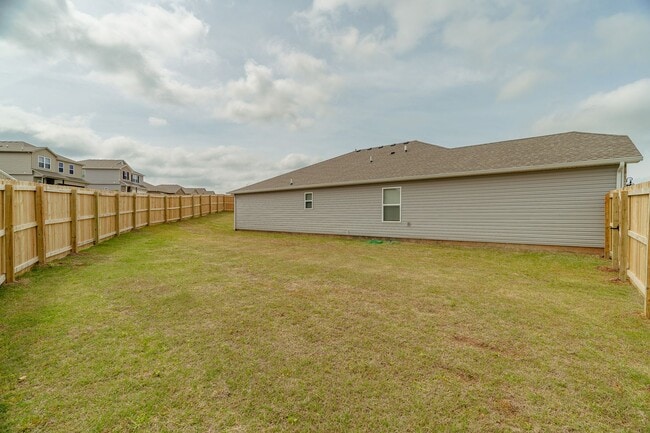 Building Photo - 529 Woodcreek Lp