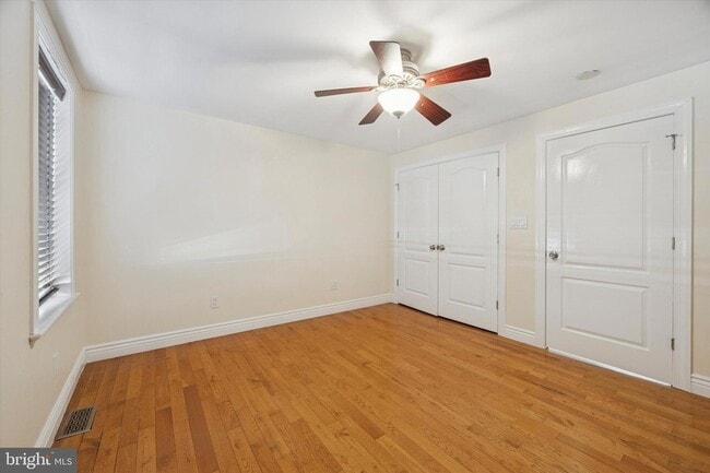 Building Photo - 341 Dickinson St