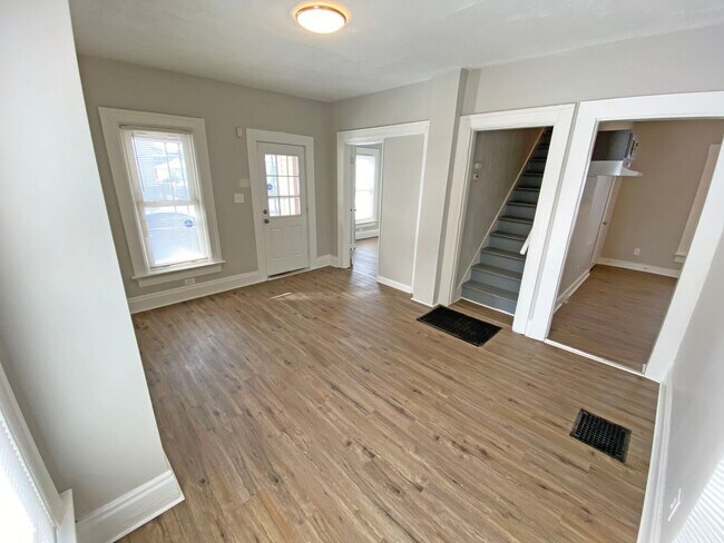 Building Photo - Burkhardt Home : **MOVE-IN SPECIAL: 100% O...