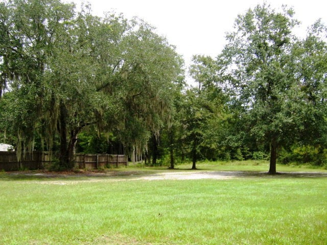 Building Photo - Charming 3BR/2BA Home with Open Floor Plan, Vaulted Ceilings & 2-Car Garage