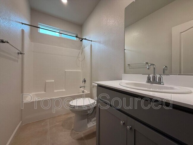 Building Photo - 15535 Ortega St