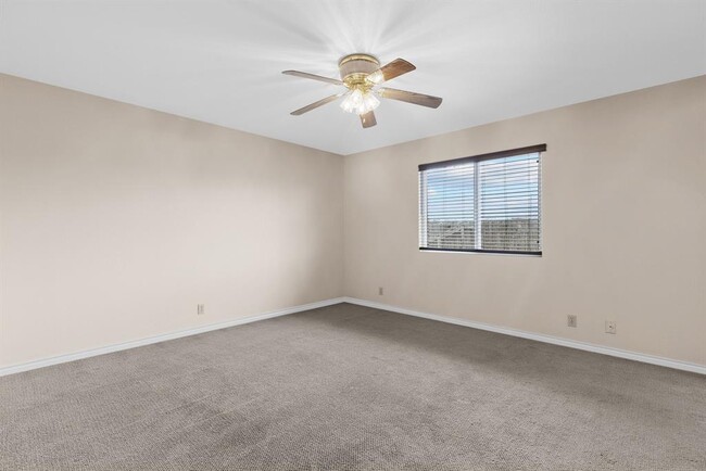 Building Photo - 2630 Gwendolyn Ln