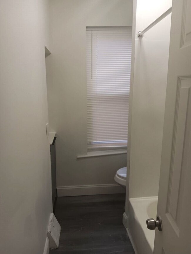 Building Photo - 312 Concord Ave