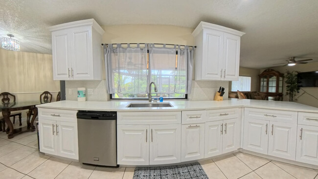 Building Photo - 13484 Jonquil Ct