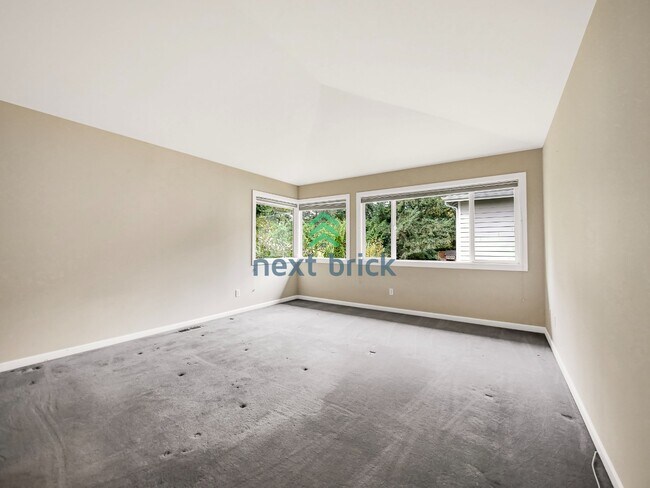Building Photo - 4 Bed 2.5 Bath Single Family for Rent
