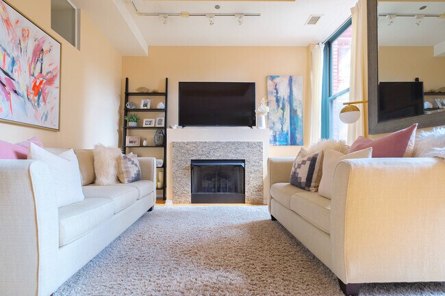 Building Photo - 208 W Washington St