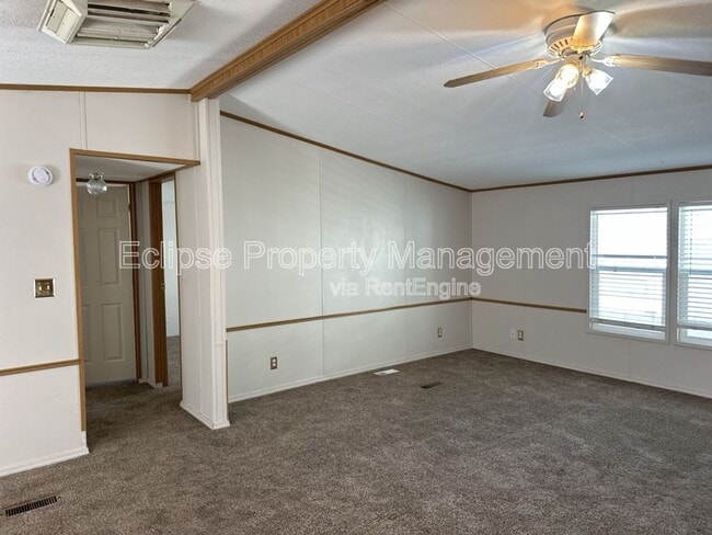 Building Photo - 178 Hollyberry Way