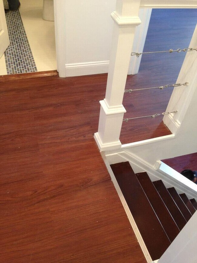 Building Photo - Platinum Quality Renovation in South Side Flats. Open Layout, Designer Kitchen, Huge Bathrooms. A/C!