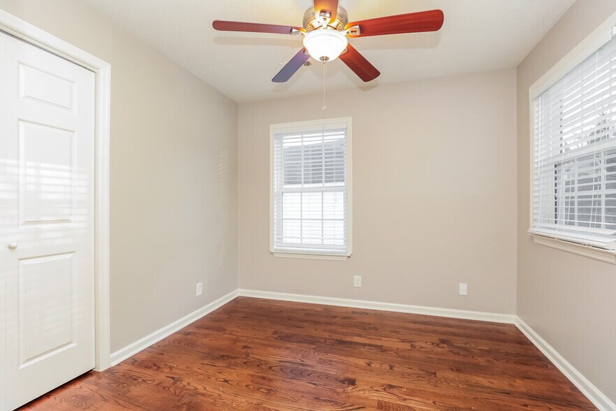 Building Photo - 705 Bell Trace Cove