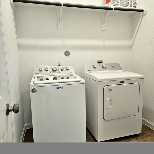 Building Photo - 4224 Waterlily Spg Wy