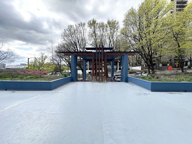 Building Photo - Newly Remodeled 1 bed 1 bath Condo in Down...