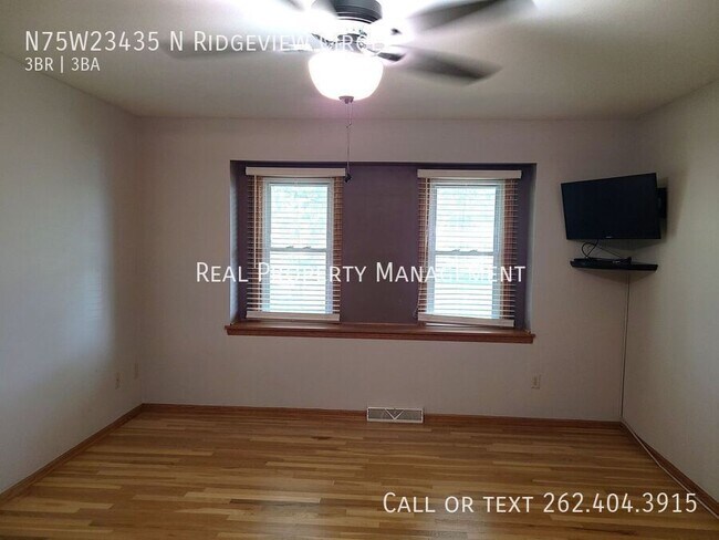 Building Photo - N75W23435 N Ridgeview Cir