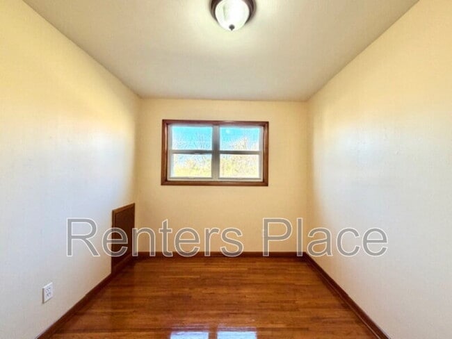 Building Photo - 4920 S Maybelle Ave