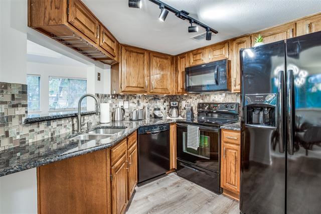 Building Photo - 3033 San Jacinto St