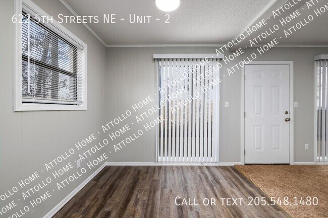 Building Photo - 622 5th St NE