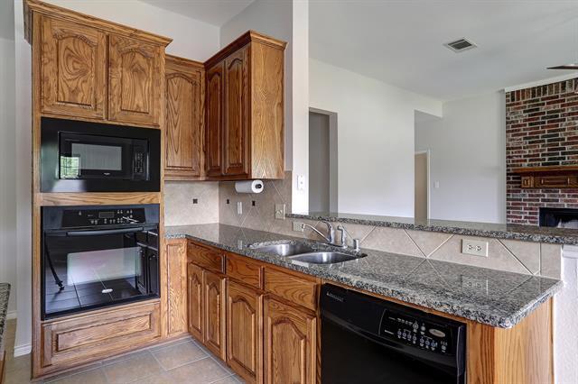 Building Photo - 5700 Broken Spur