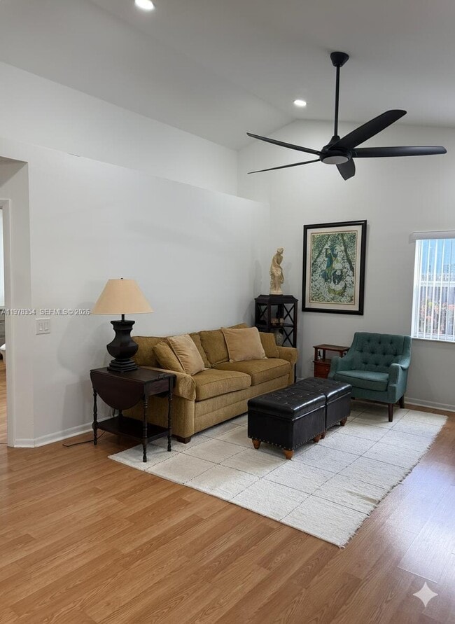 Building Photo - 2704 Pinewood Ct