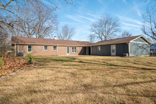 Building Photo - 110 Peabody Rd