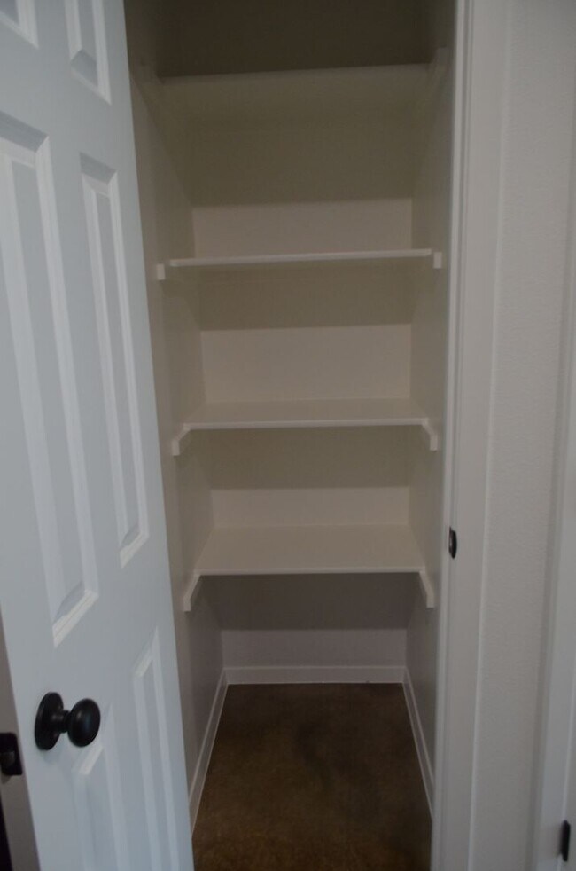 Building Photo - 983 Cline Dr