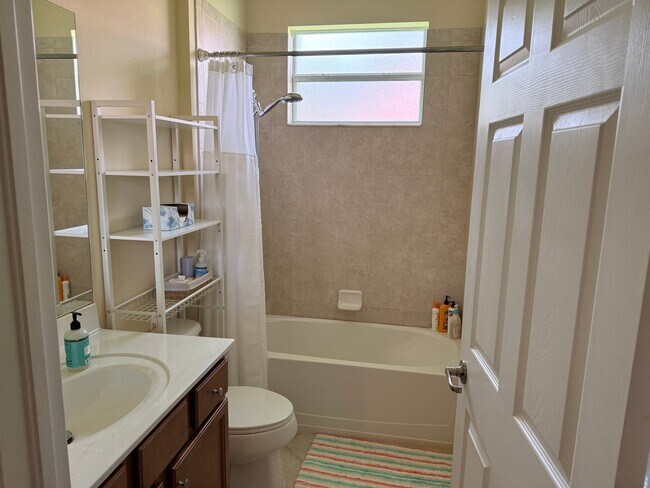 Building Photo - 14560 Grapevine Dr