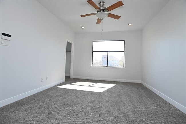 Building Photo - 1434 Ennis St