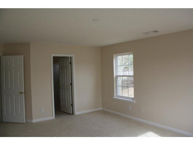 Building Photo - 3226 Deer Valley Dr NW