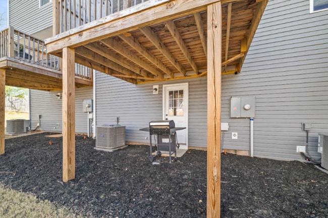 Building Photo - 121 Sligh Wy