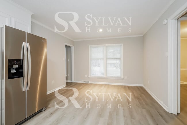 Building Photo - Enjoy living the good life in this 3 bedroom, 2.5 bathroom home