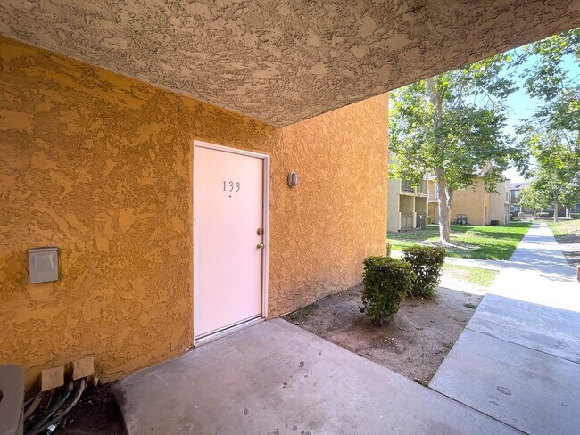 Building Photo - **RENT SPECIAL** Newly Updated 2 bed, 2 bath located in San Bernardino!