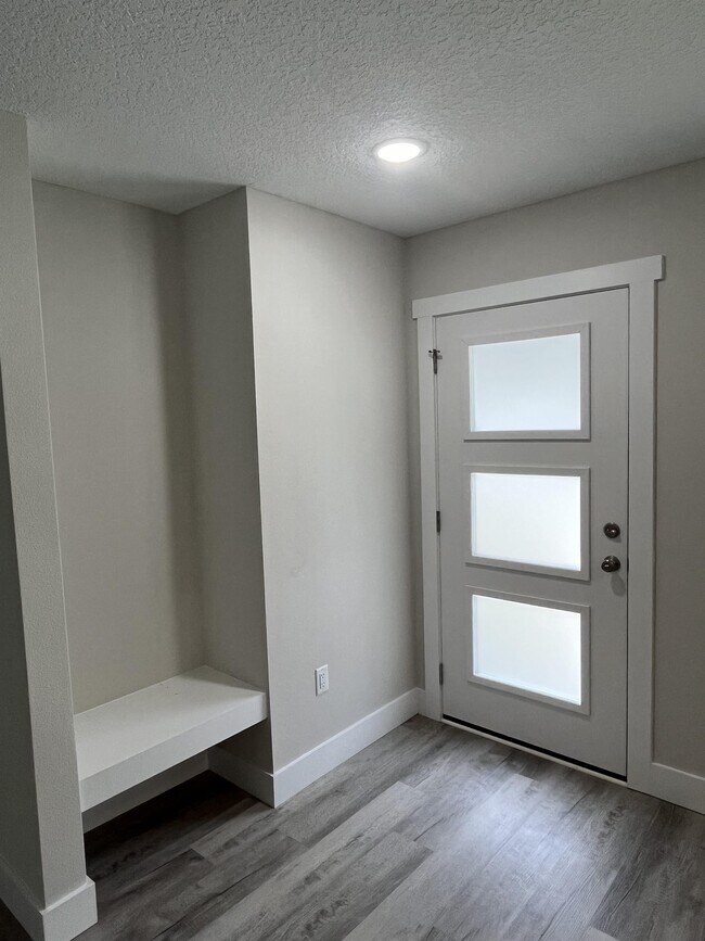 Building Photo - 119 Dixwood Ave