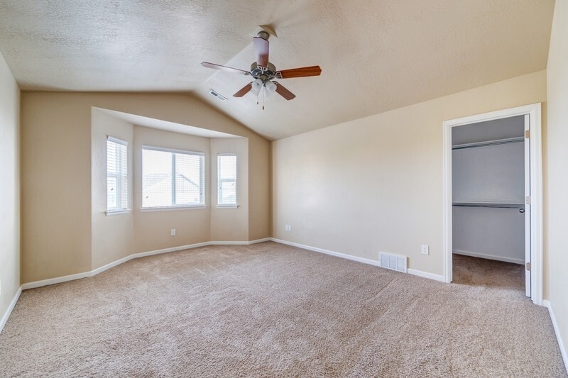 Building Photo - 4299 Cresthaven Ln