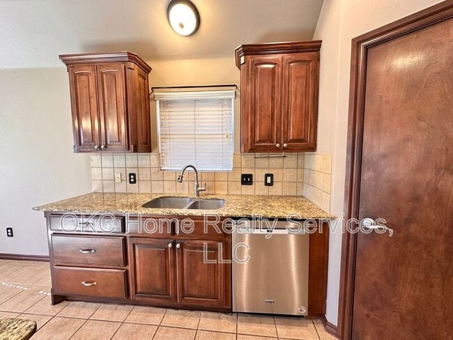 Building Photo - 13204 SW 2nd Terrace